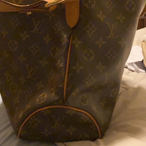 Authentic Louis Vuitton - Picture 3 of 8
